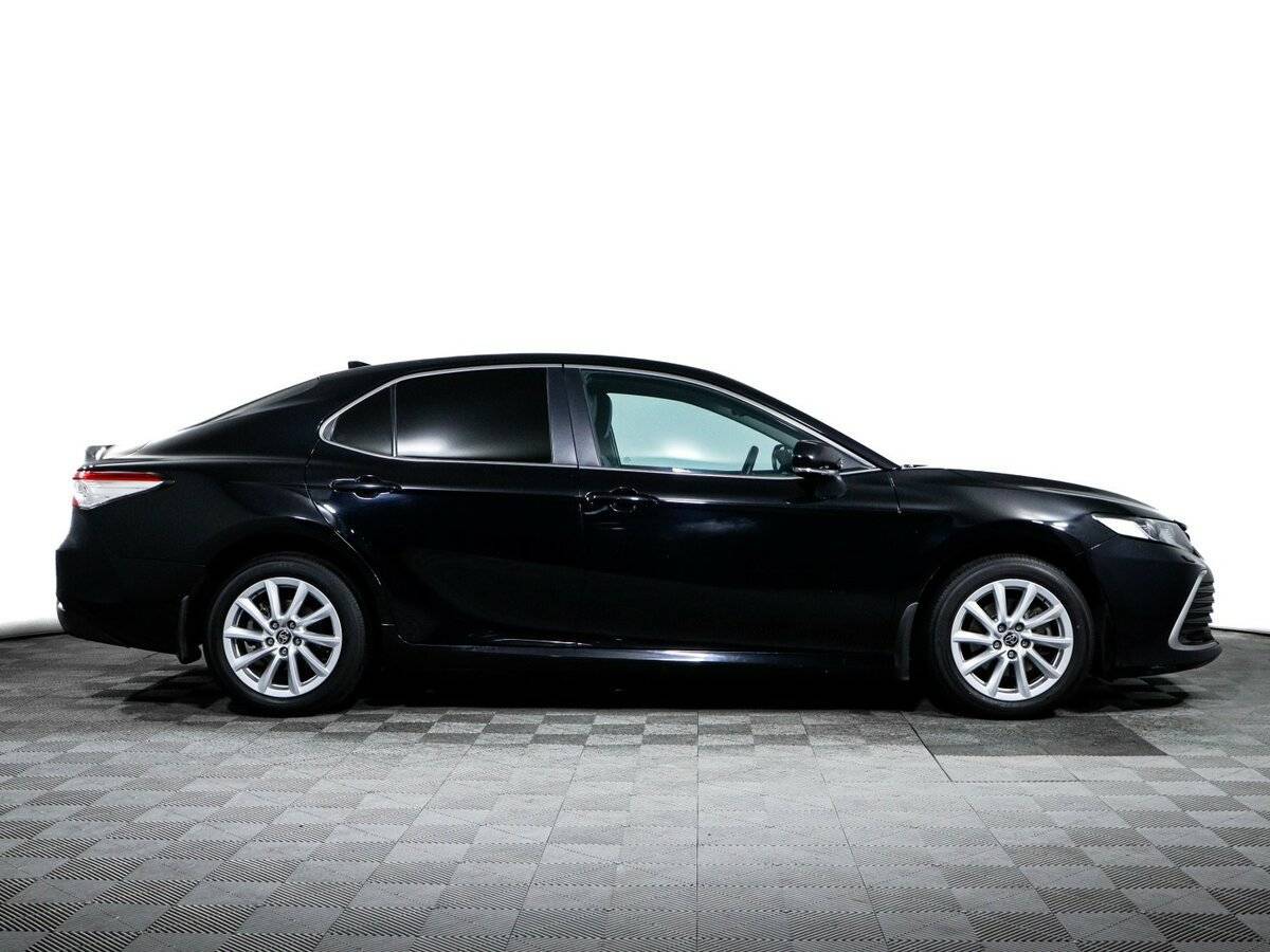 Toyota Camry с пробегом — 2021 год. Фото: #3