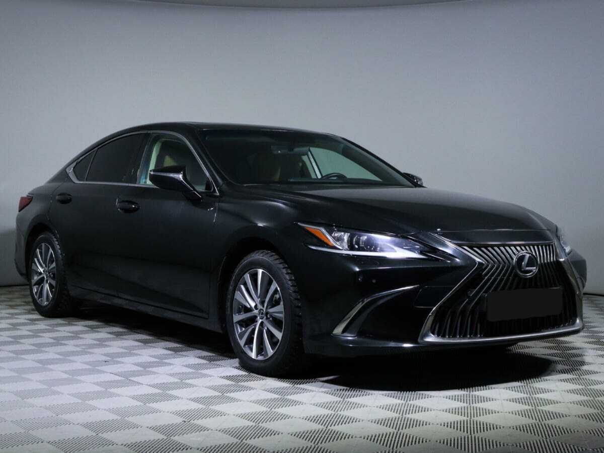 Lexus ES с пробегом — 2019 год. Фото: #2