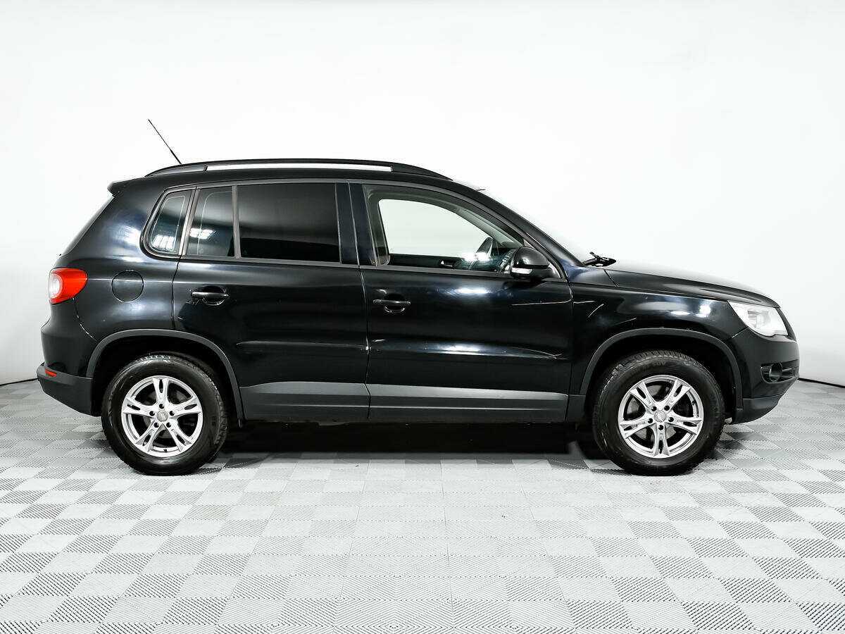 Volkswagen Tiguan с пробегом — 2008 год. Фото: #3