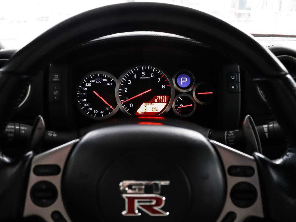 Nissan GT-R с пробегом — 2010 год. Фото: #18