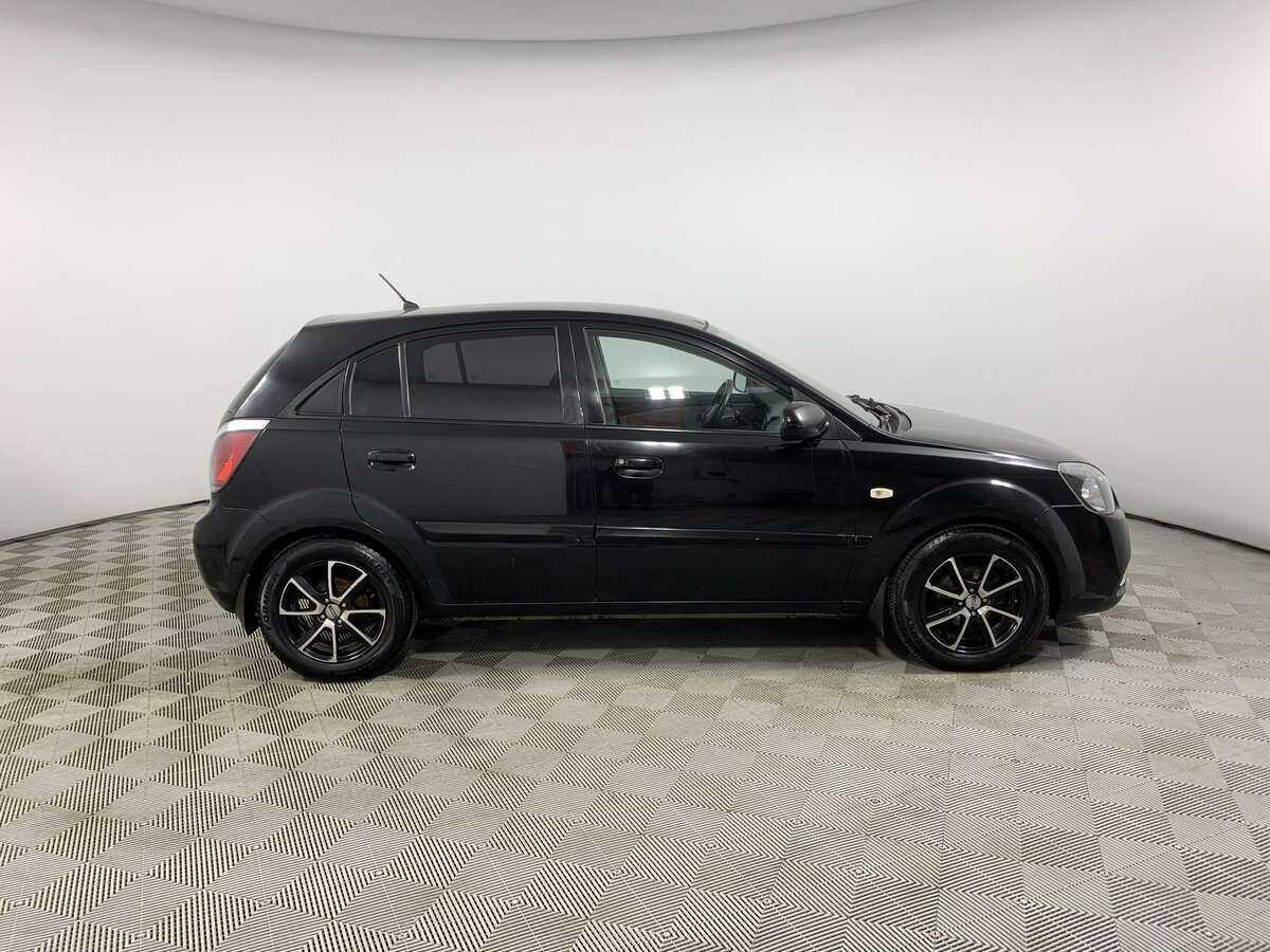 Kia Rio с пробегом — 2010 год. Фото: #3