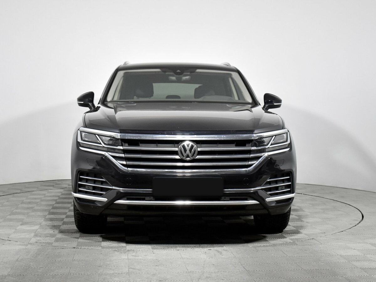 Volkswagen Touareg с пробегом — 2019 год. Фото: #1
