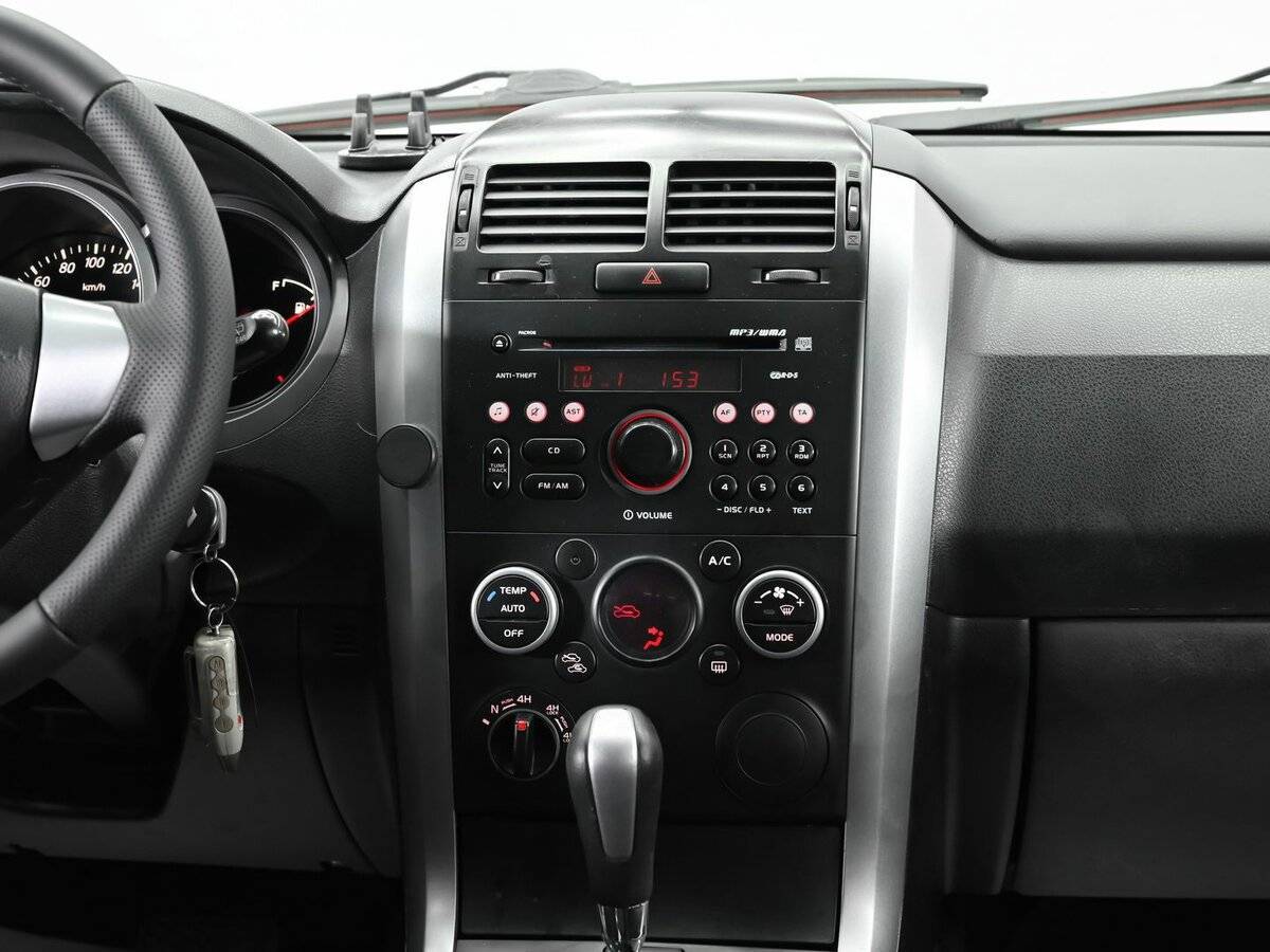 Suzuki Grand Vitara с пробегом — 2011 год. Фото: #7