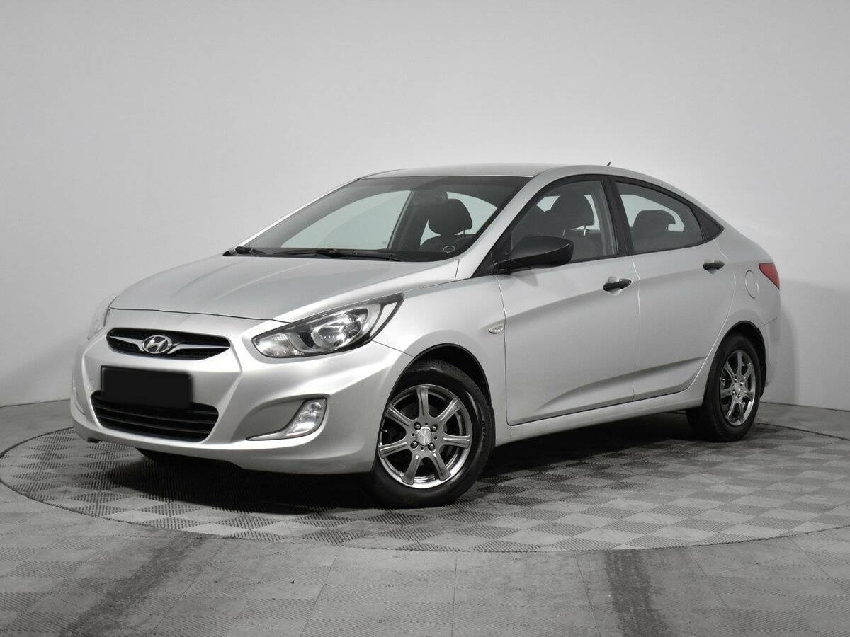 Hyundai Solaris с пробегом — 2011 год. Посмотреть фото