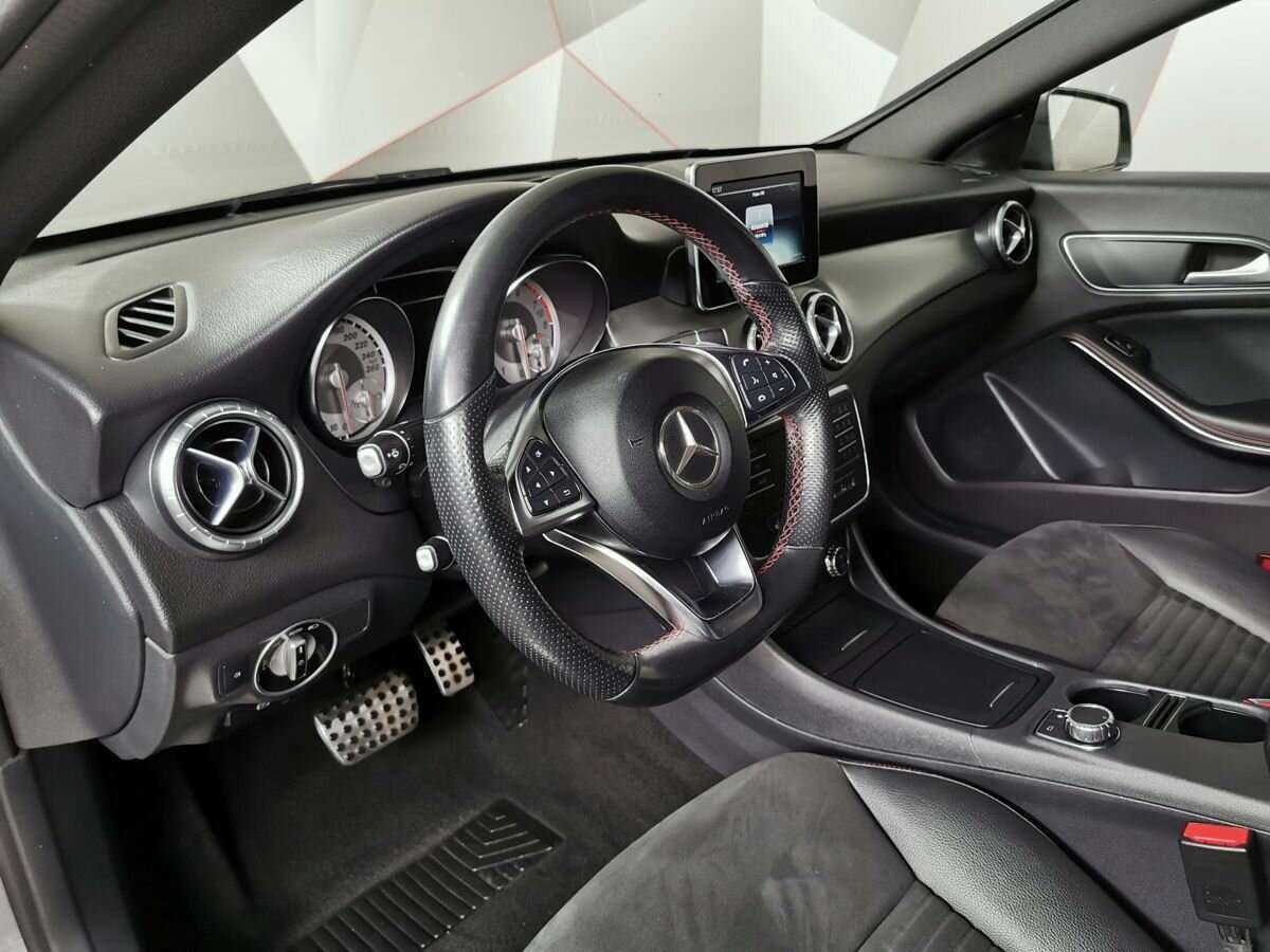 Mercedes-Benz CLA с пробегом — 2015 год. Фото: #15