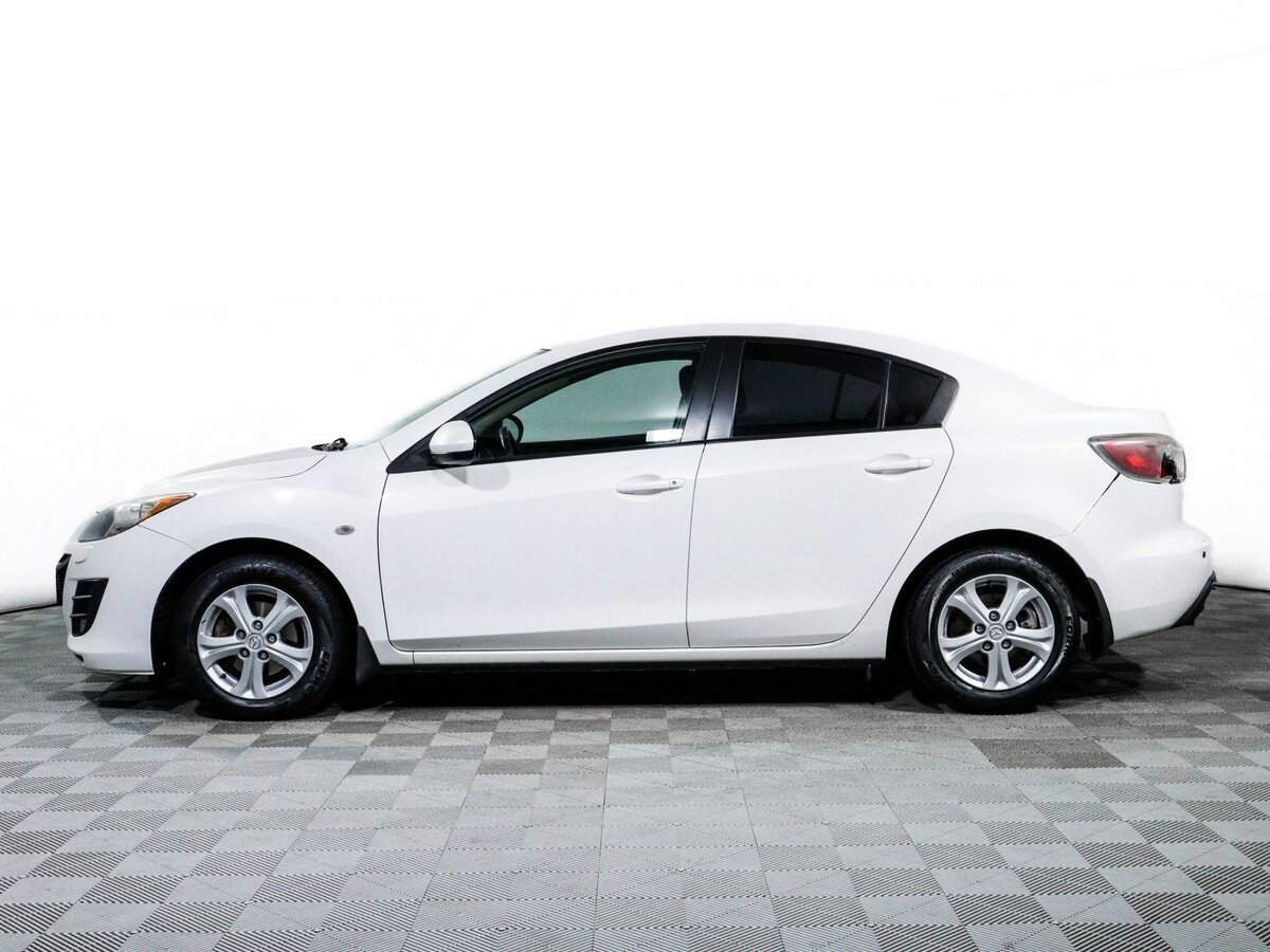 Mazda 3 с пробегом — 2011 год. Фото: #7