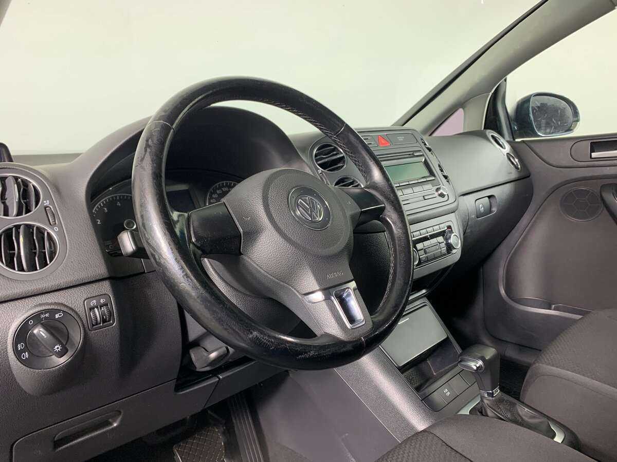 Volkswagen Golf Plus с пробегом — 2010 год. Фото: #8