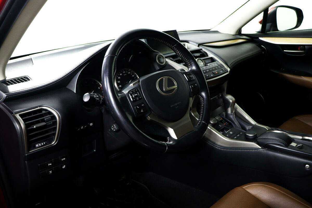 Lexus NX с пробегом — 2015 год. Фото: #12