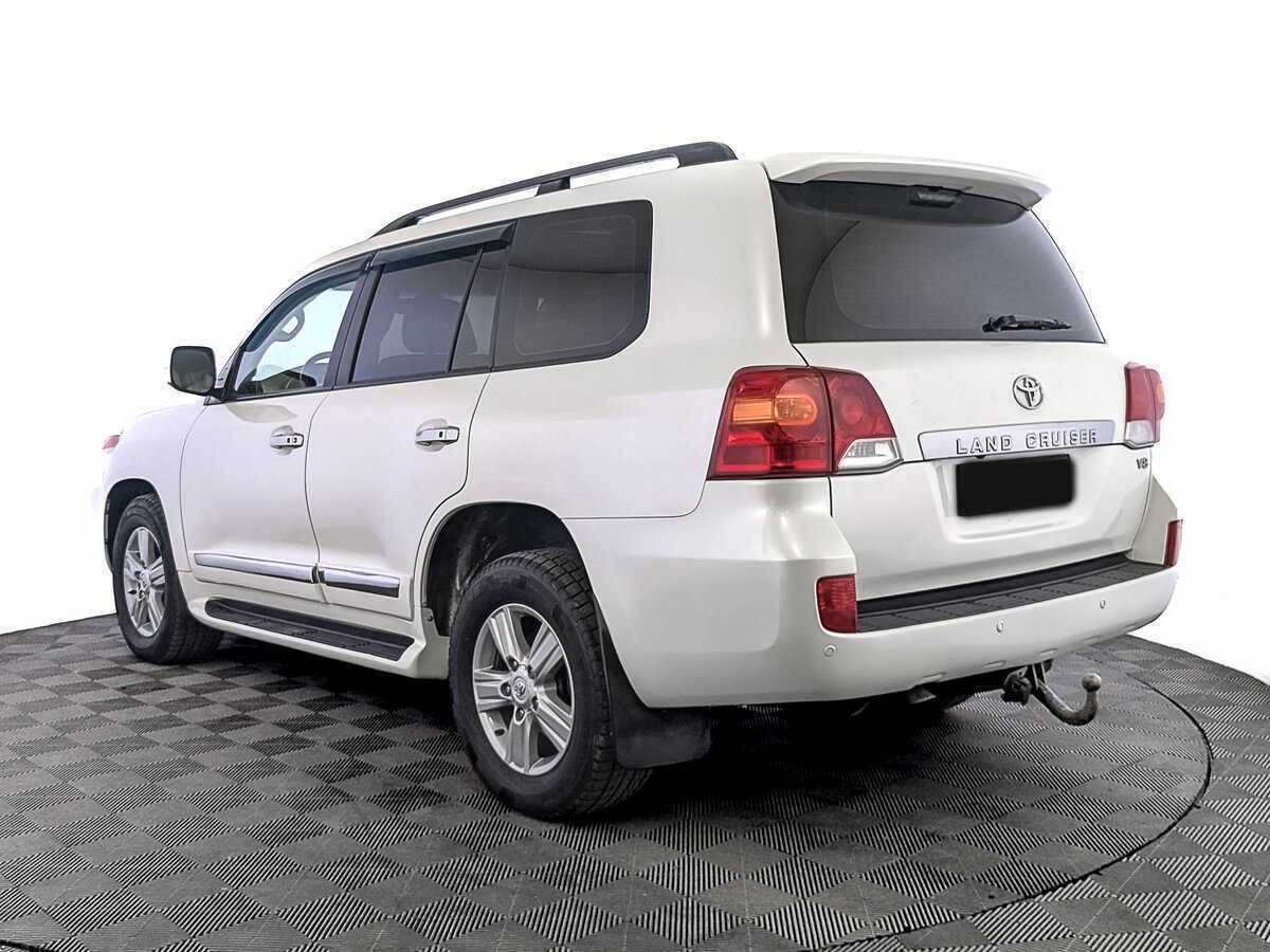 Toyota Land Cruiser с пробегом — 2014 год. Фото: #6