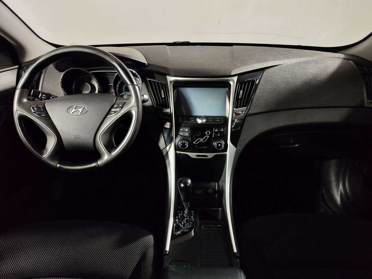 Hyundai Sonata с пробегом — 2011 год. Фото: #10