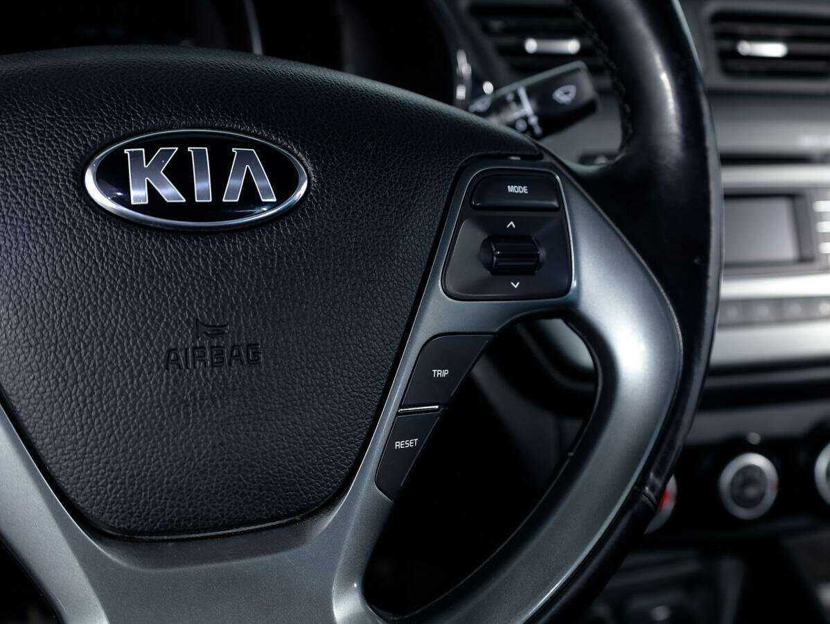 Kia Rio с пробегом — 2017 год. Фото: #17