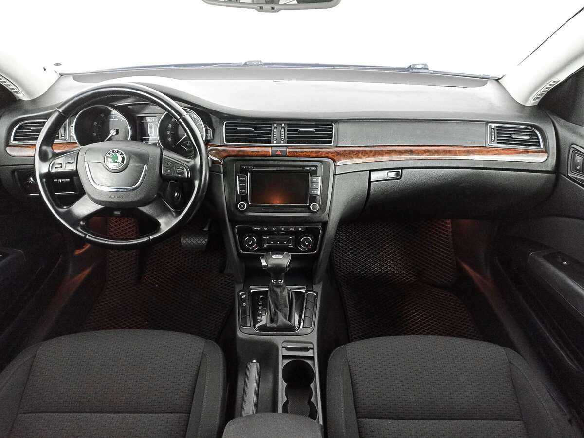 Skoda Superb с пробегом — 2009 год. Фото: #11