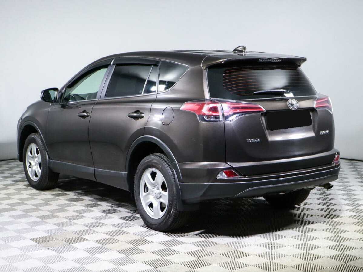 Toyota RAV4 с пробегом — 2018 год. Фото: #6