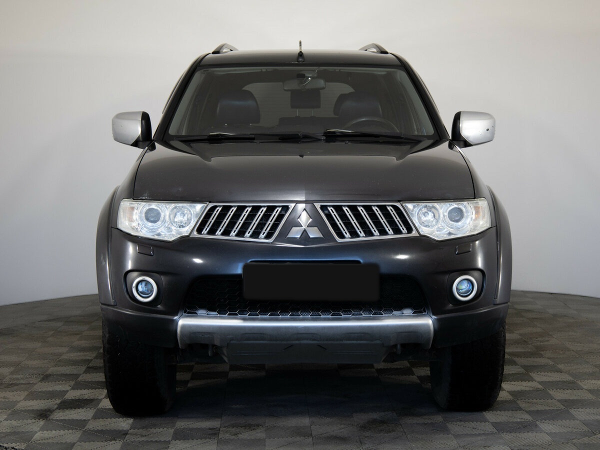 Mitsubishi Pajero Sport с пробегом — 2010 год. Фото: #1