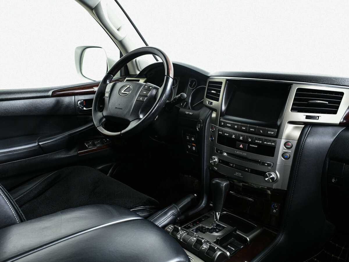 Lexus LX с пробегом — 2015 год. Фото: #6