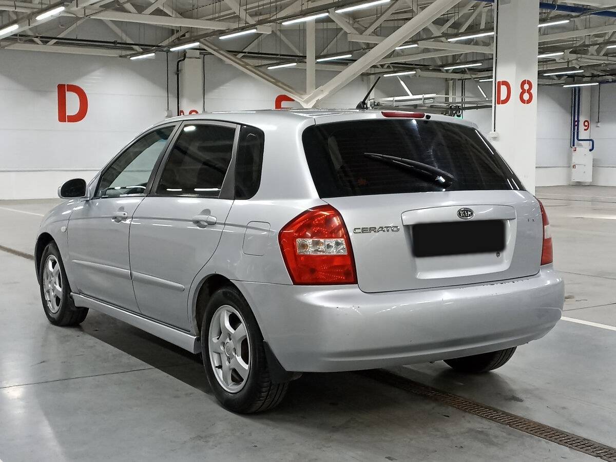 Kia Cerato с пробегом — 2006 год. Фото: #6