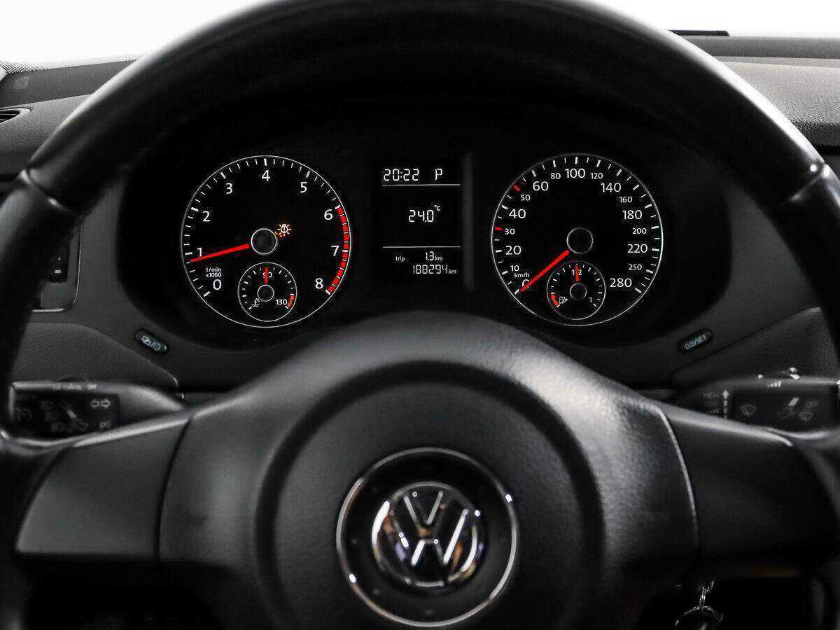 Volkswagen Jetta с пробегом — 2014 год. Фото: #14