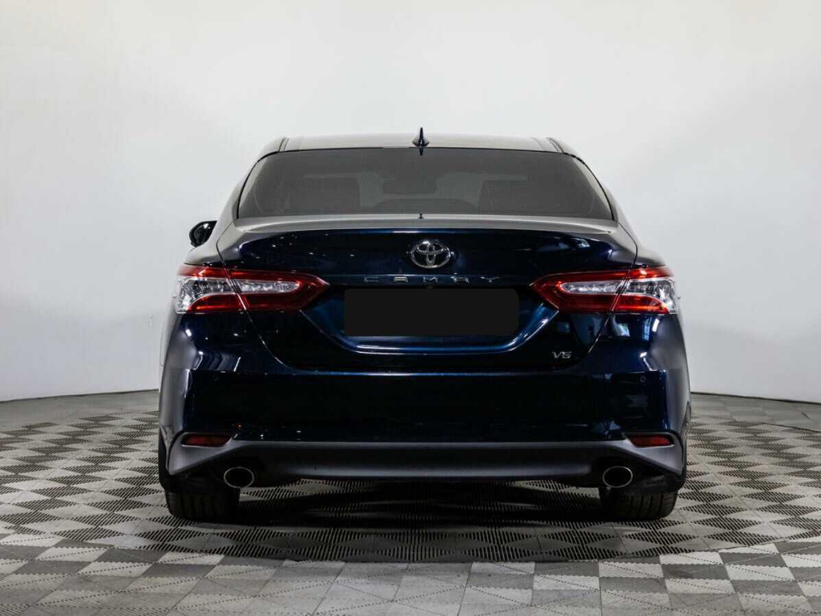 Toyota Camry с пробегом — 2018 год. Фото: #4