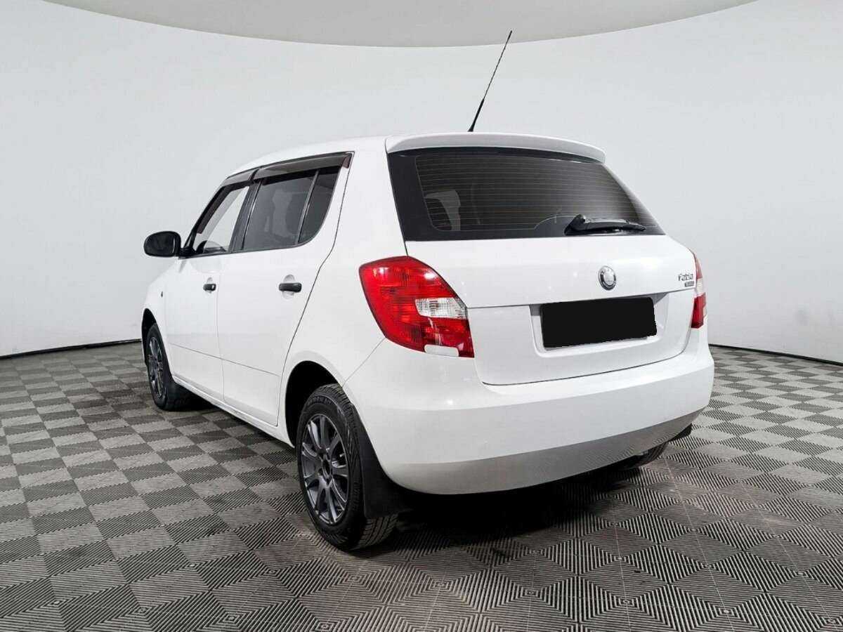 Skoda Fabia с пробегом — 2010 год. Фото: #6