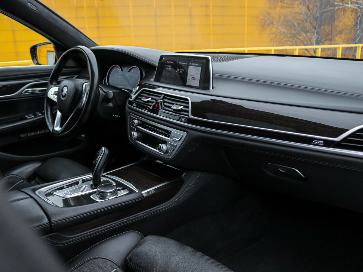 BMW 7 серии с пробегом — 2017 год. Фото: #6