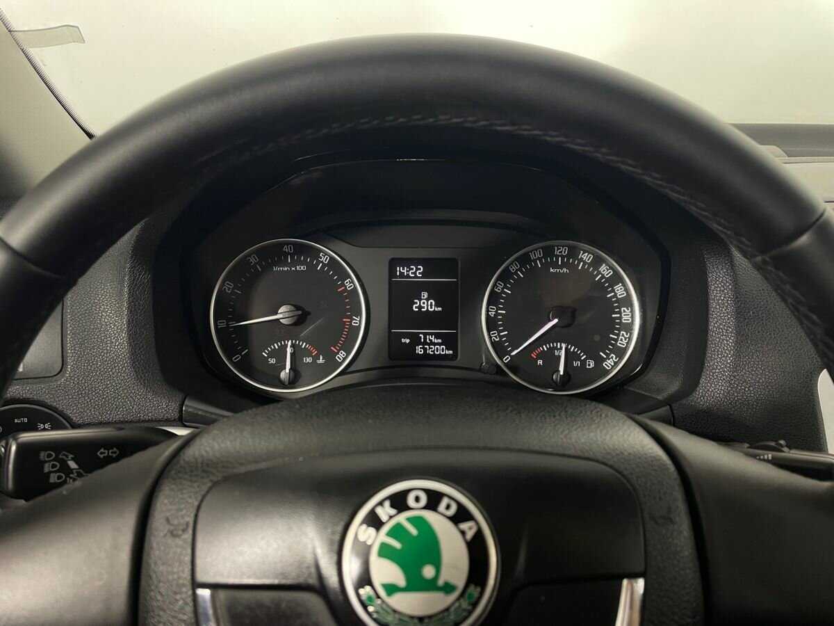 Skoda Octavia с пробегом — 2011 год. Фото: #10