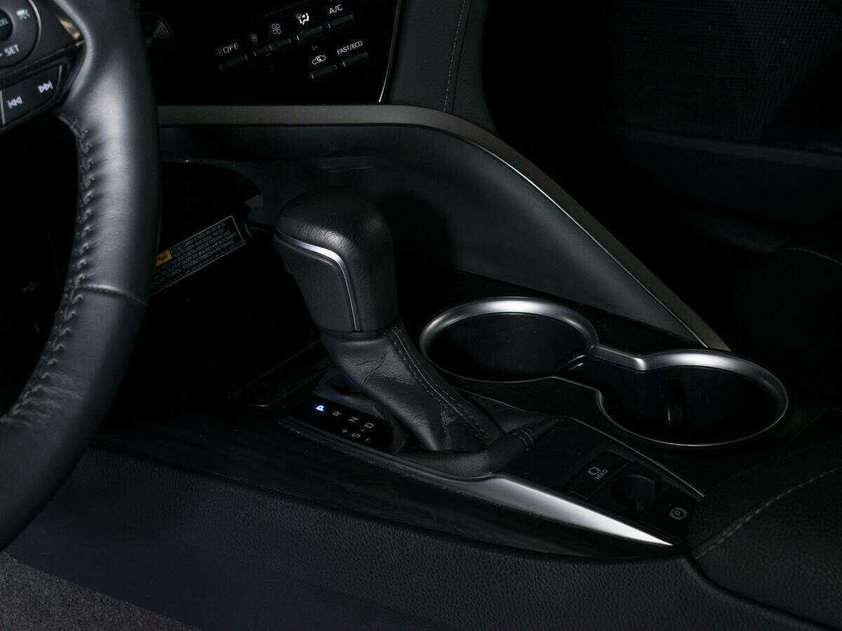Toyota Camry с пробегом — 2021 год. Фото: #16