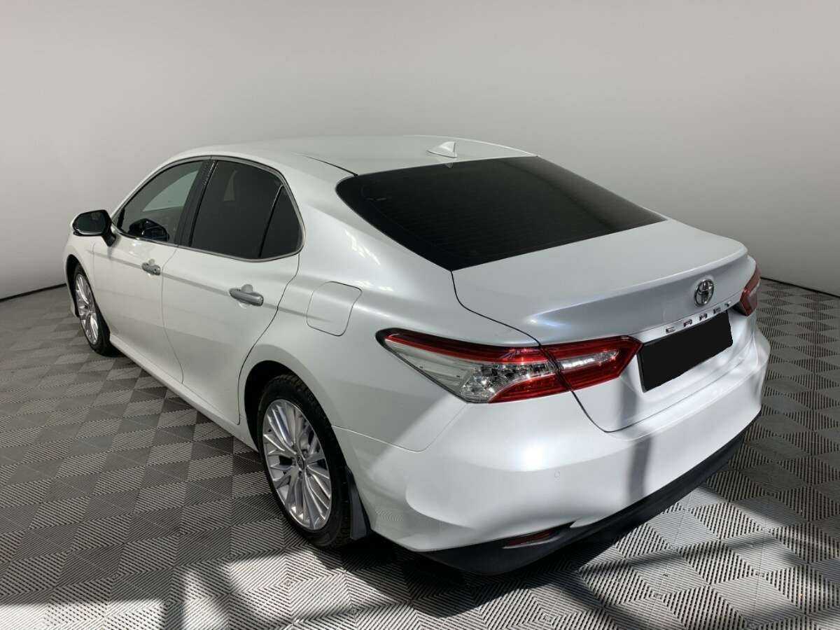 Toyota Camry с пробегом — 2021 год. Фото: #6