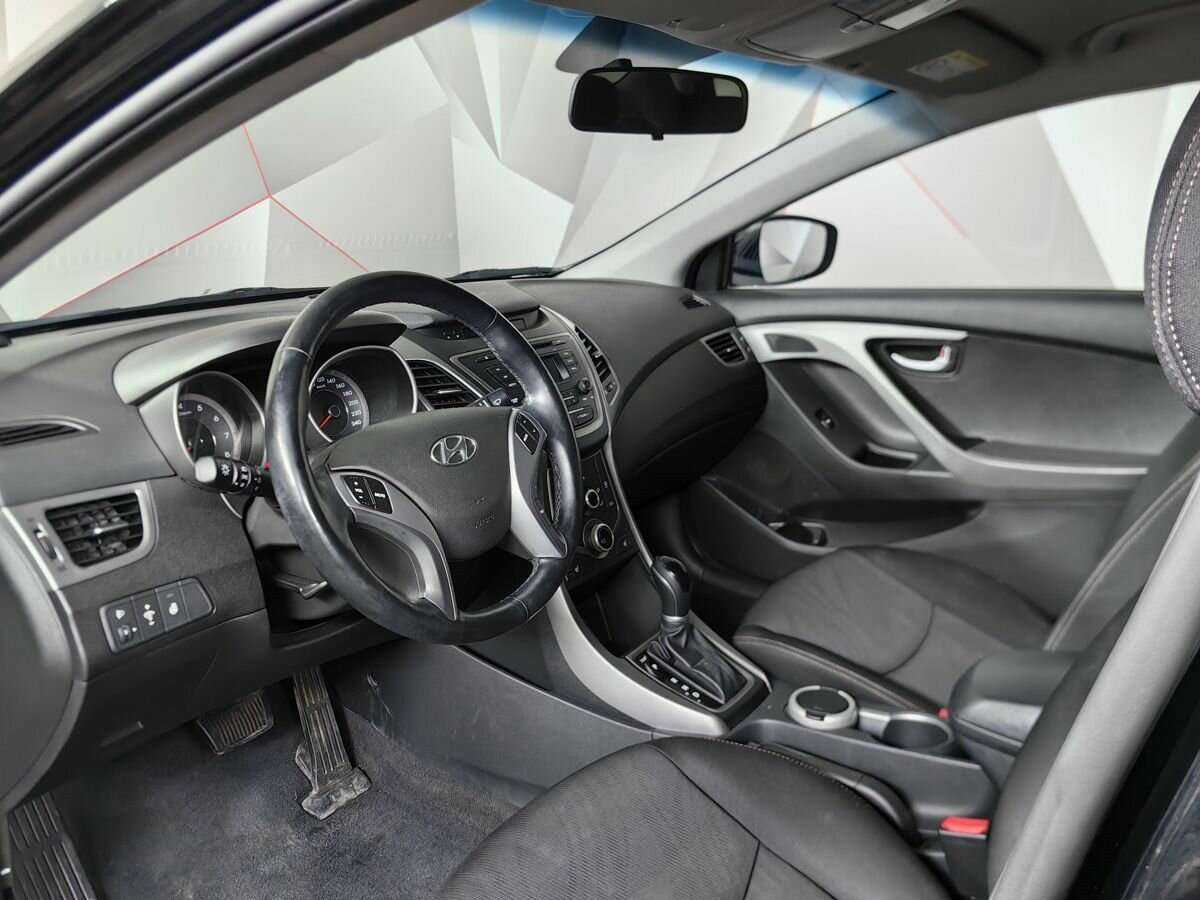 Hyundai Elantra с пробегом — 2015 год. Фото: #13