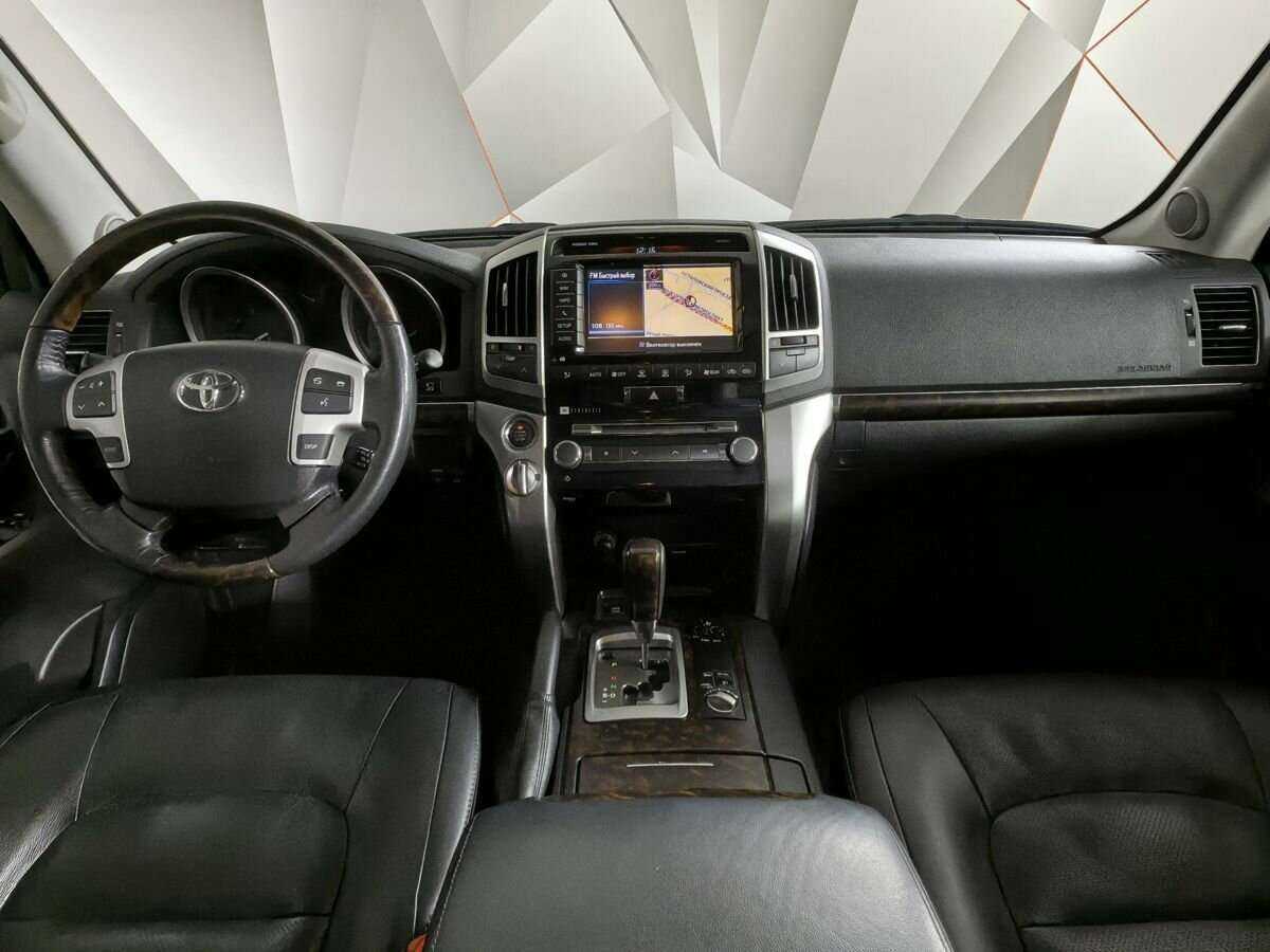 Toyota Land Cruiser с пробегом — 2015 год. Фото: #9