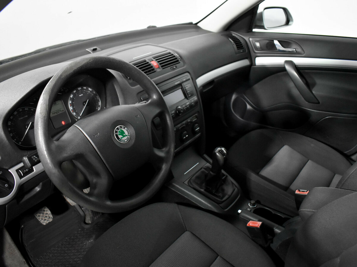 Skoda Octavia с пробегом — 2008 год. Фото: #8