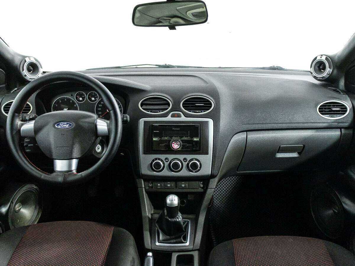 Ford Focus с пробегом — 2006 год. Фото: #12