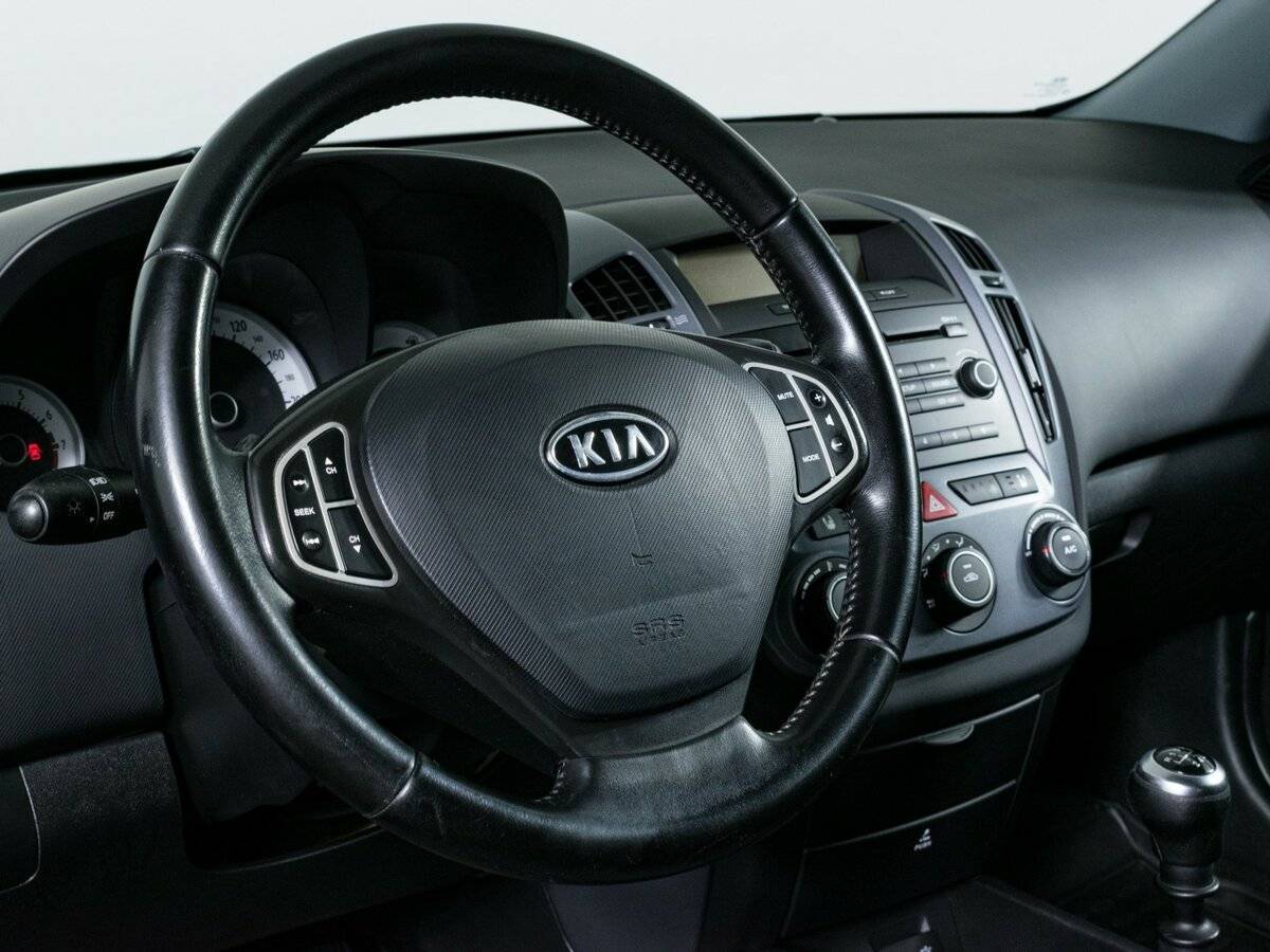 Kia Ceed с пробегом — 2009 год. Фото: #13