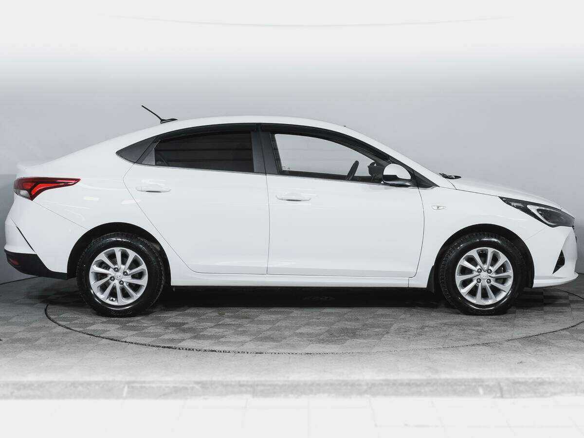 Hyundai Solaris с пробегом — 2021 год. Фото: #3