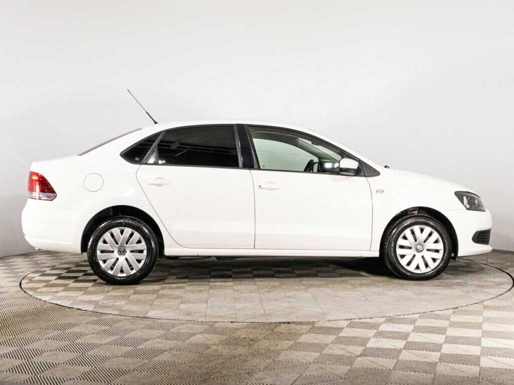 Volkswagen Polo с пробегом — 2013 год. Фото: #3