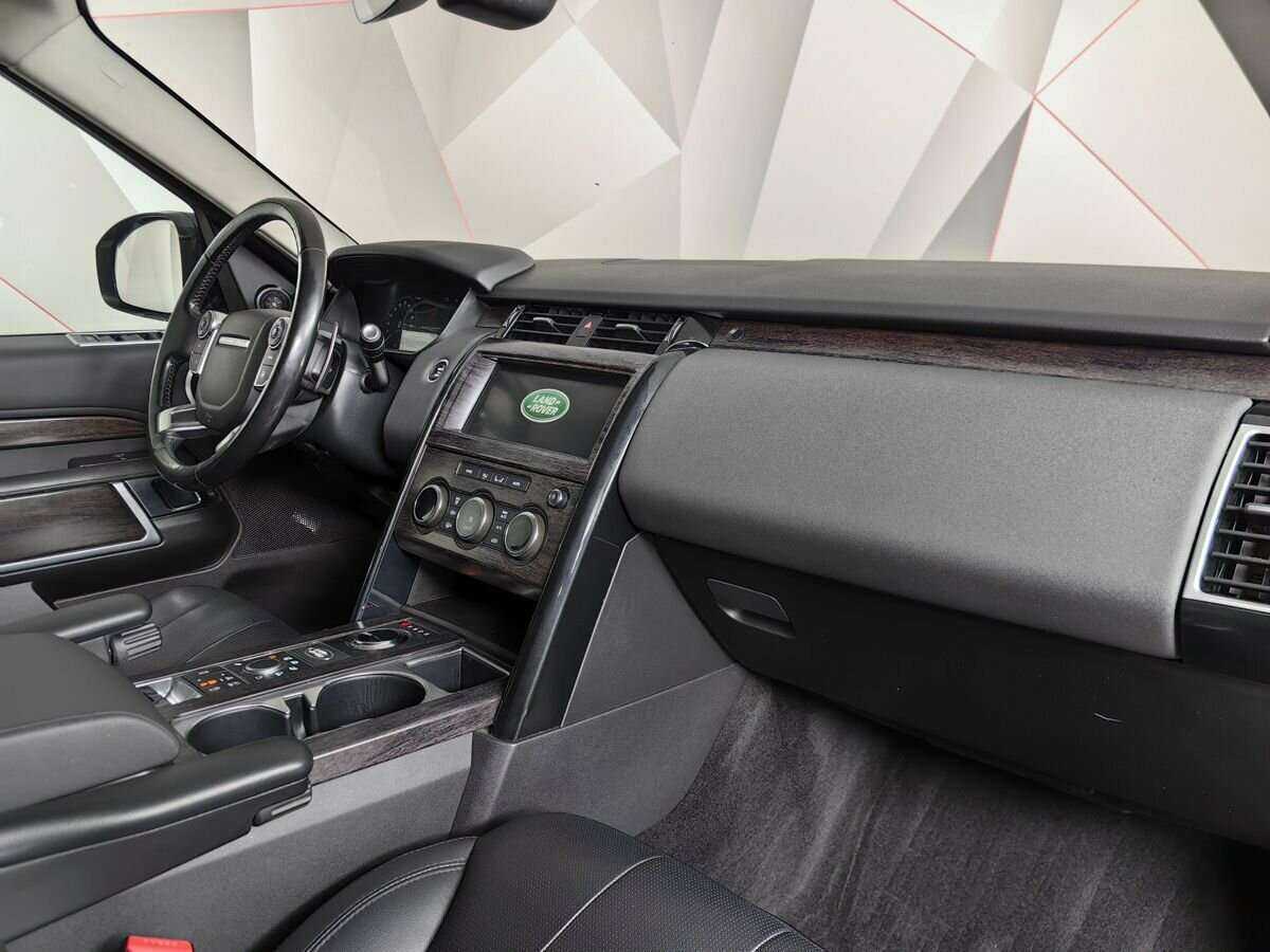 Land Rover Discovery с пробегом — 2018 год. Фото: #8