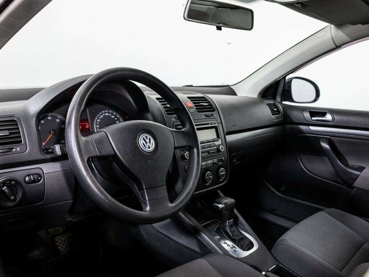 Volkswagen Jetta с пробегом — 2009 год. Фото: #10