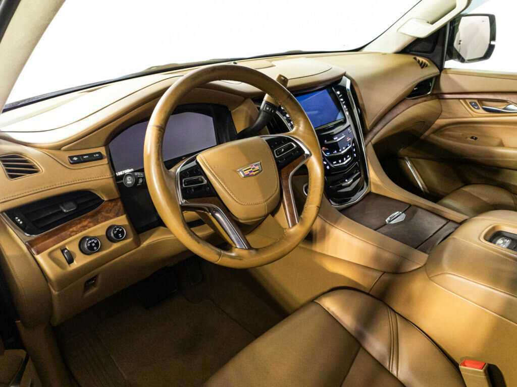 Cadillac Escalade с пробегом — 2015 год. Фото: #10