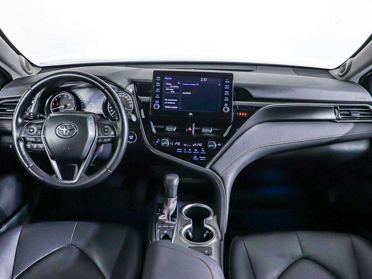 Toyota Camry с пробегом — 2021 год. Фото: #9