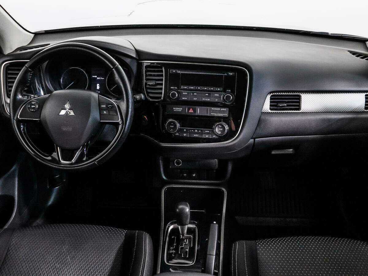 Mitsubishi Outlander с пробегом — 2018 год. Фото: #10