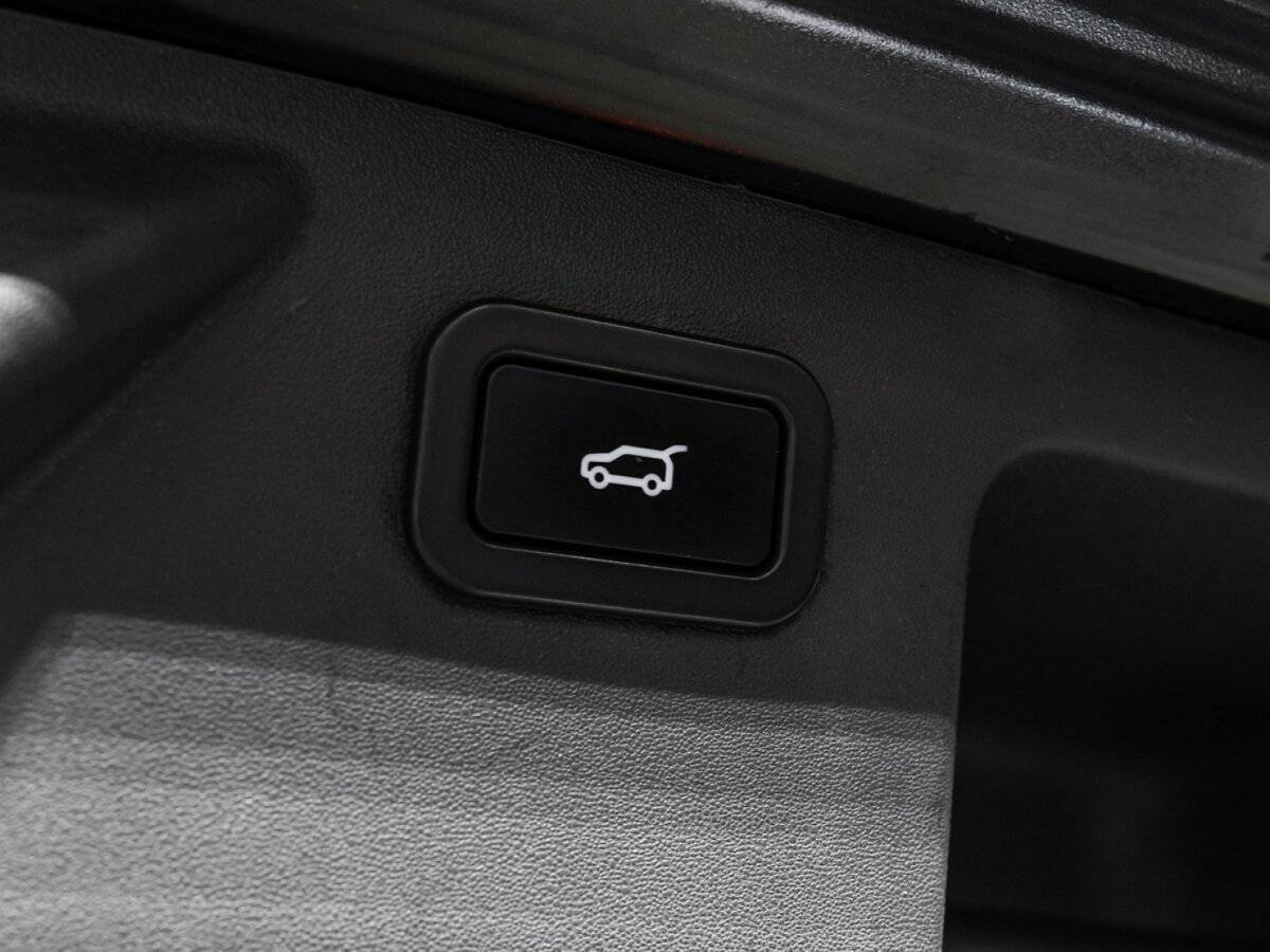 Land Rover Discovery Sport с пробегом — 2017 год. Фото: #15