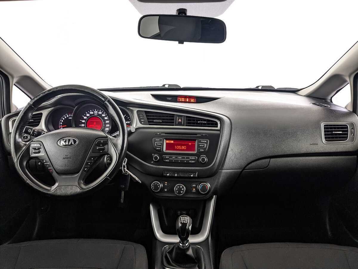 Kia Ceed с пробегом — 2015 год. Фото: #9