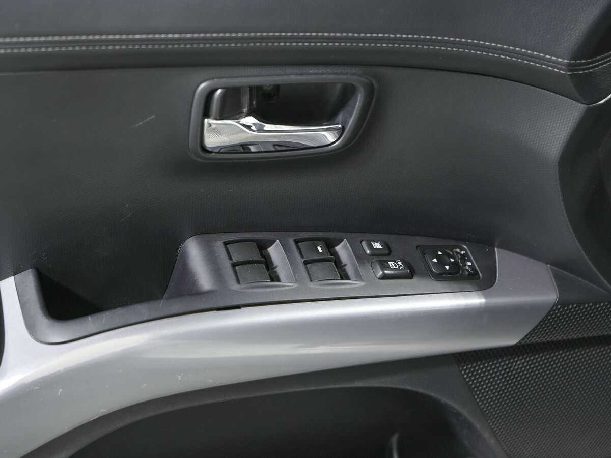 Mitsubishi Outlander с пробегом — 2011 год. Фото: #13