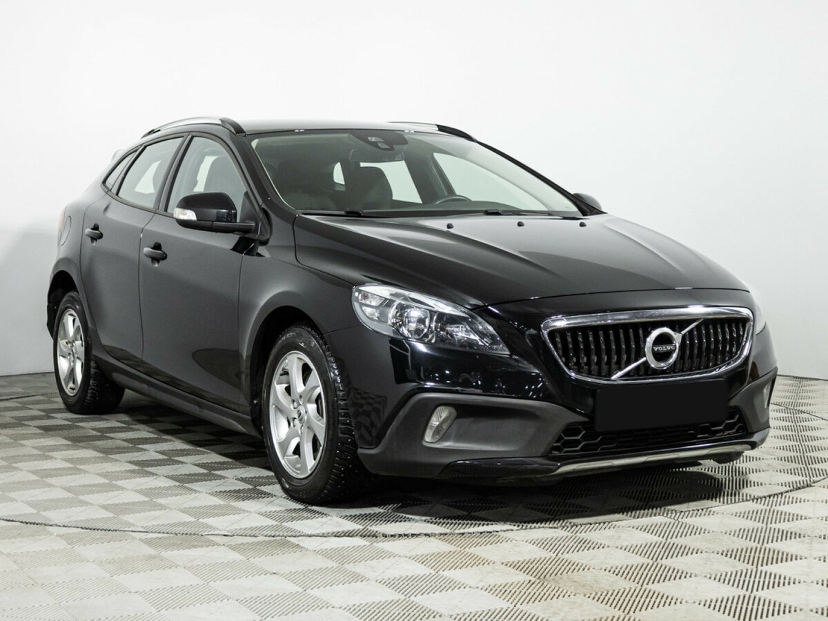 Volvo V40 Cross Country с пробегом — 2017 год. Фото: #2