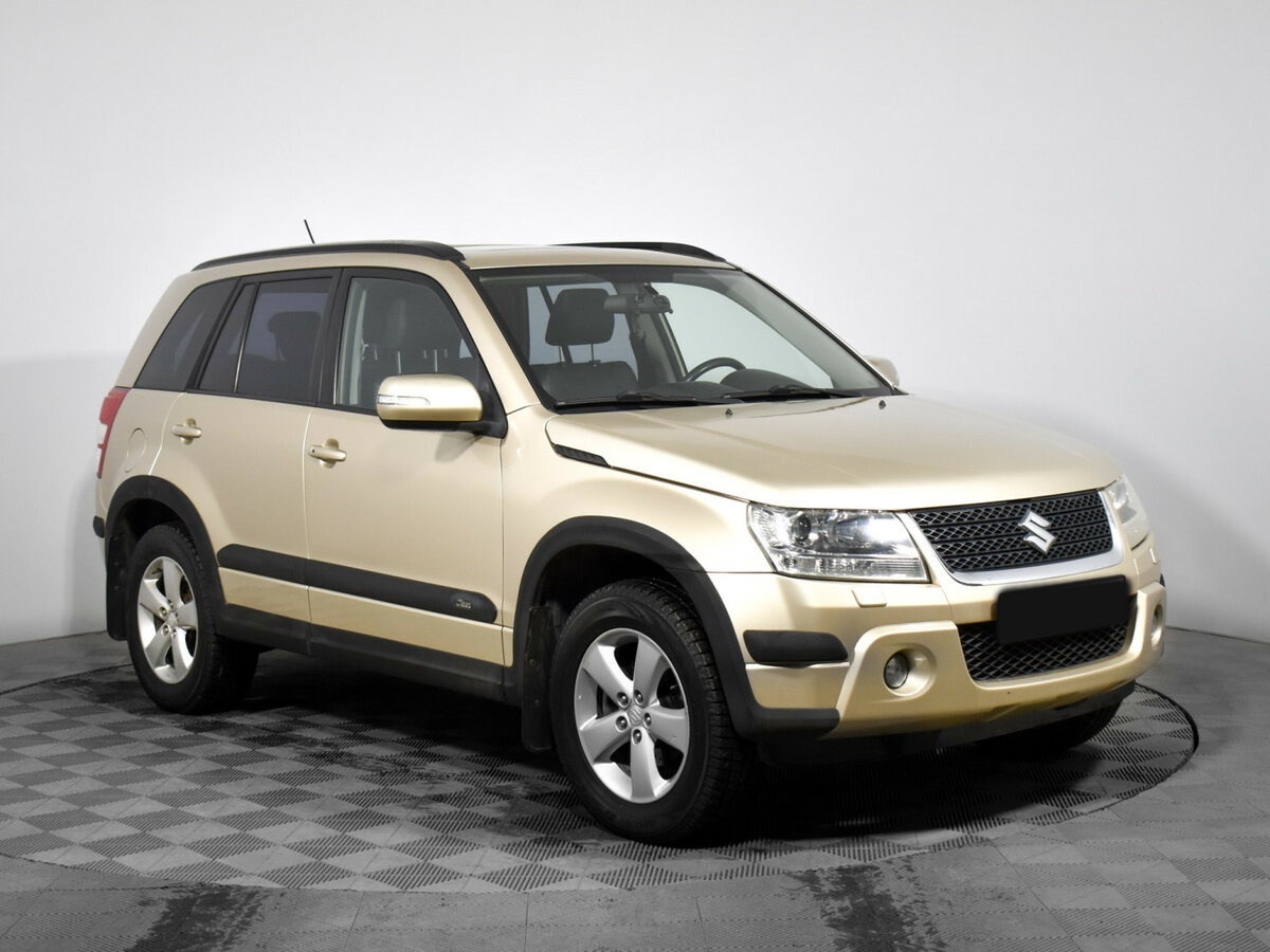 Suzuki Grand Vitara с пробегом — 2010 год. Фото: #2
