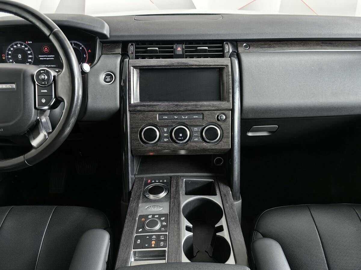 Land Rover Discovery с пробегом — 2018 год. Фото: #10