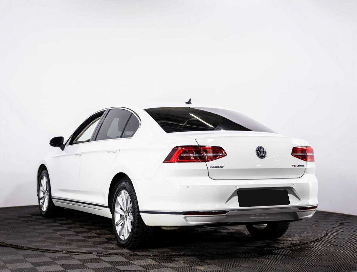 Volkswagen Passat с пробегом — 2016 год. Фото: #3