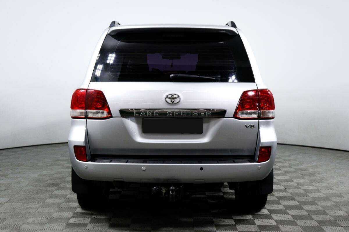 Toyota Land Cruiser с пробегом — 2010 год. Фото: #4