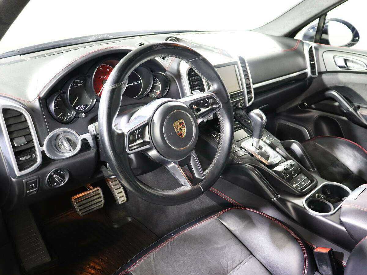 Porsche Cayenne с пробегом — 2015 год. Фото: #11