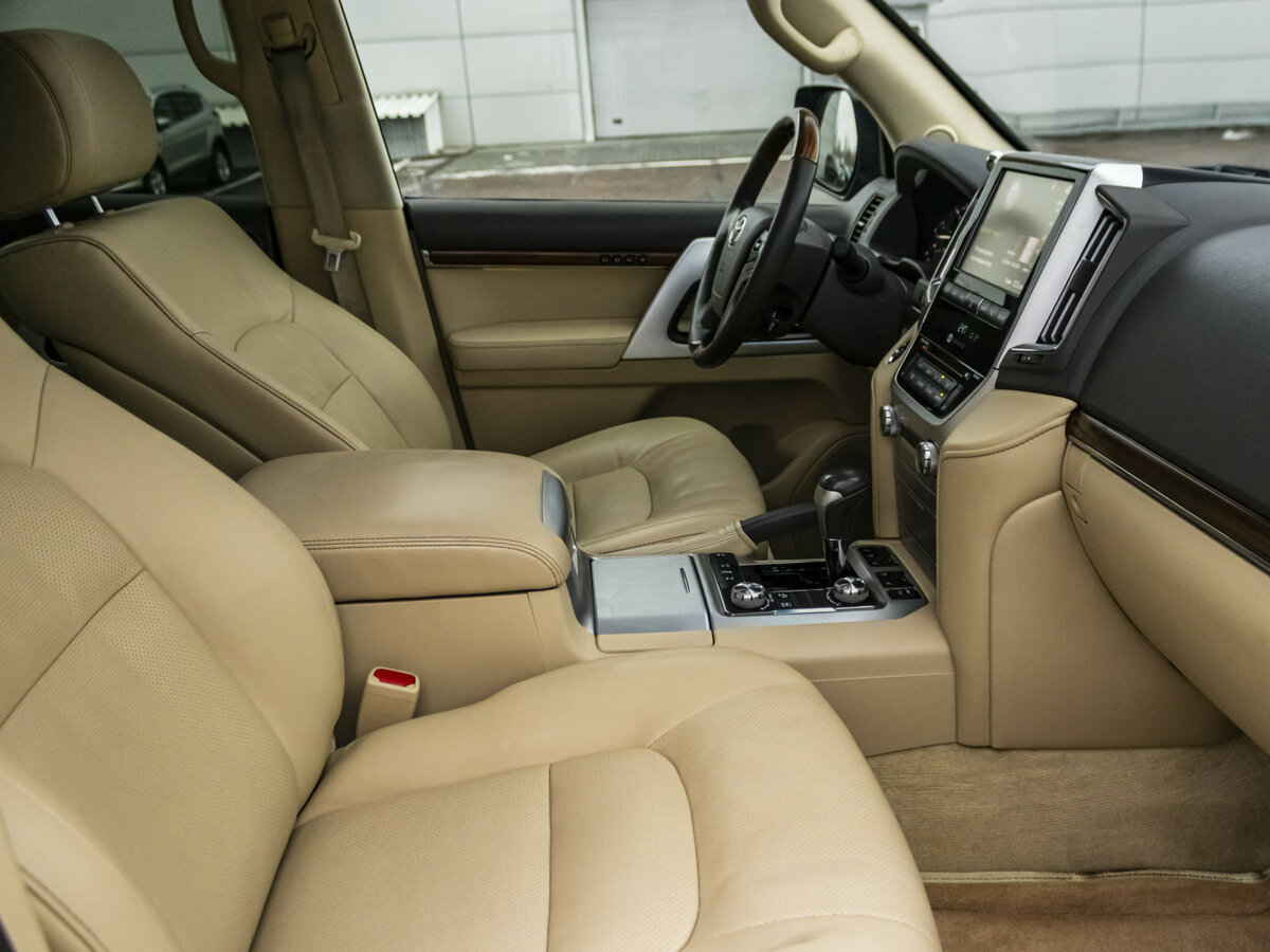 Toyota Land Cruiser с пробегом — 2016 год. Фото: #9
