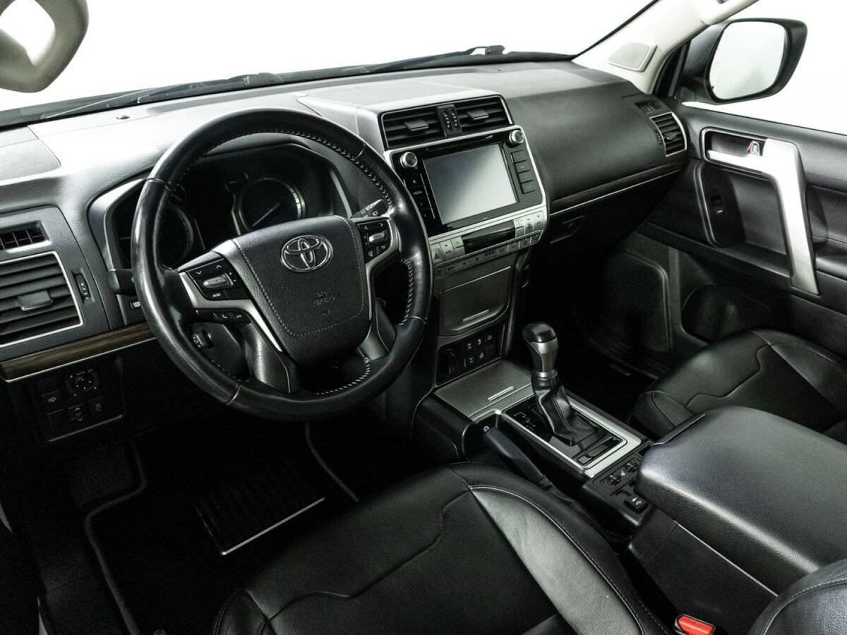 Toyota Land Cruiser Prado с пробегом — 2019 год. Фото: #10